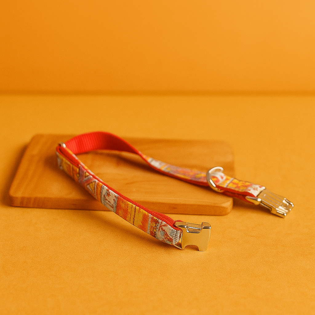 Verstellbares Halsband mit Glöckchen